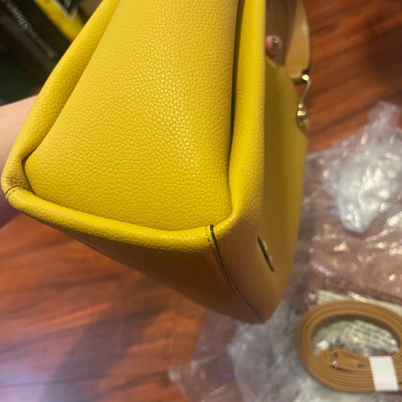 Aldo Yellow Medium Bag | Almost New | Handbag & Crossbody - Picture 8 of 11